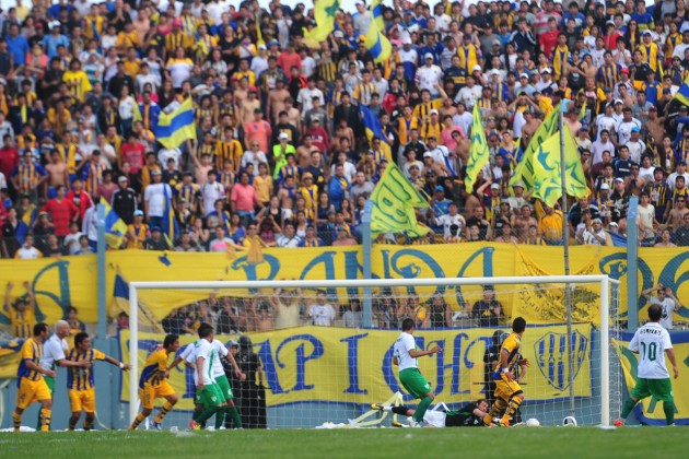 El colorido y toda la pasión de los hinchas del Juve