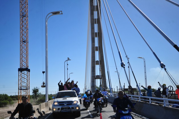 El recientemente inaugurado Puente La Pedrera recibió la caravana de Compromiso Federal