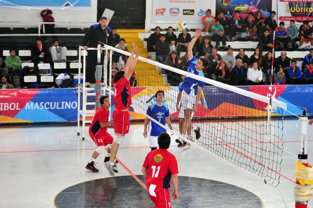 El vóley masculino sigue en la pelea