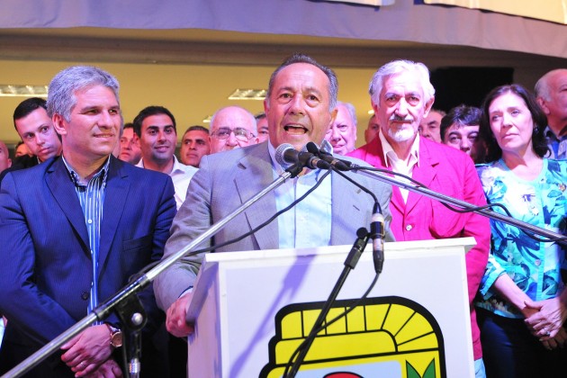 Los militantes, dirigentes y líderes del Partido Justicialista festejaron el primer triunfo en 1983 del Dr. Adolfo Rodríguez Saá.