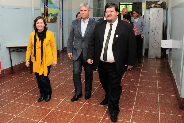 El rector de la Universidad Nacional de San Luis, Félix Nieto Quintas, recibió al gobernador Claudio Poggi, en las instalaciones de la Escuela “Juan Pascual Pringles”