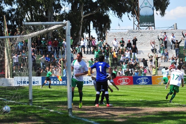El Bombardero de Estudiantes hizo el gol del empate