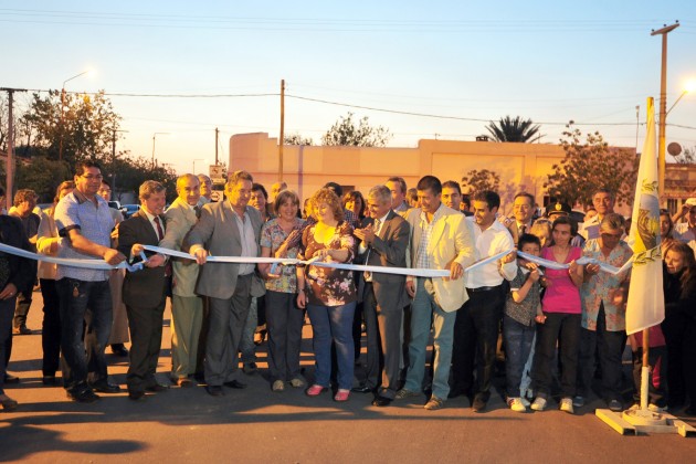 El desatado de cintas dejó por inaugurada las esperadas 12 cuadras pavimentadas en Candelaria.