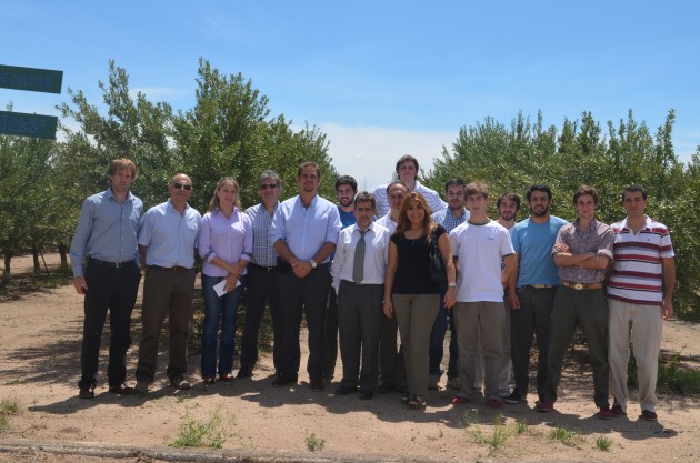 El ministro del Campo y los decanos de la UNSL junto a los alumnos