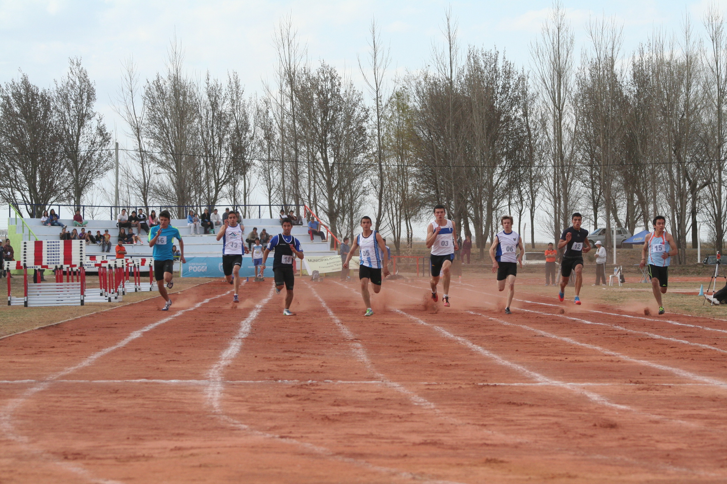 La especialidad de los 100 m con valla, se disputa en la localidad de La Toma