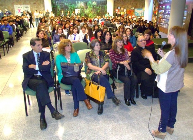 Gran participación en el Foro para la convivencia escolar