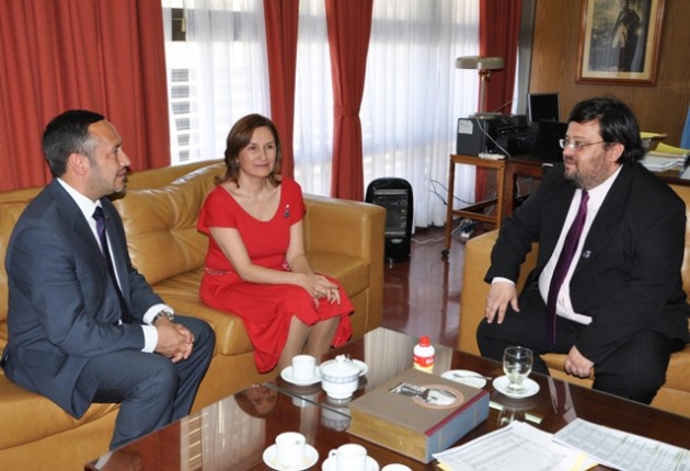 Luego de la reunión con la Secretaria Académica, el Dr. Marcelo Sosa fue recibido por el Rector, Dr. Félix Daniel Nieto Quintas