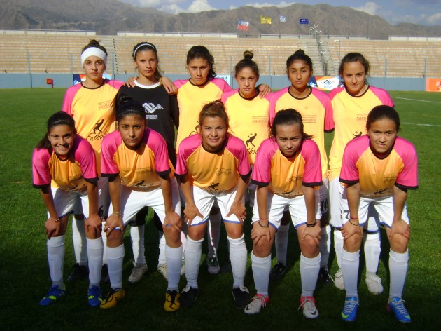 El equipo femenino de futbol de San Juan