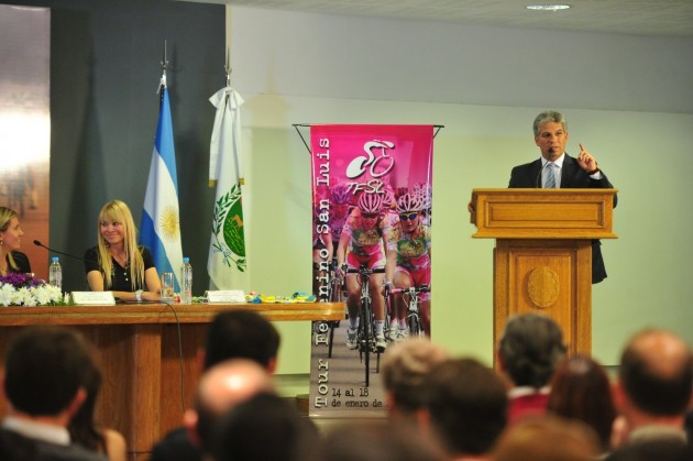 El gobernandor Poggi destacó el orgullo de la presentación de una nueva competencia ciclística en San Luis