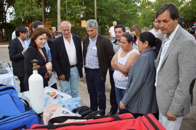 Entregaron elementos para el Centro Sanitario de Batavia.