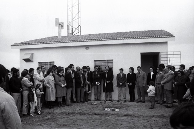 El 20-07-1984 el gobernador Adolfo Rodríguez Saá inauguraba en Fortuna una repetidora de canal 13. Entre los asistentes, además de vecinos de la localidad, se puede observar la labor periodística de un joven Mario Pérez