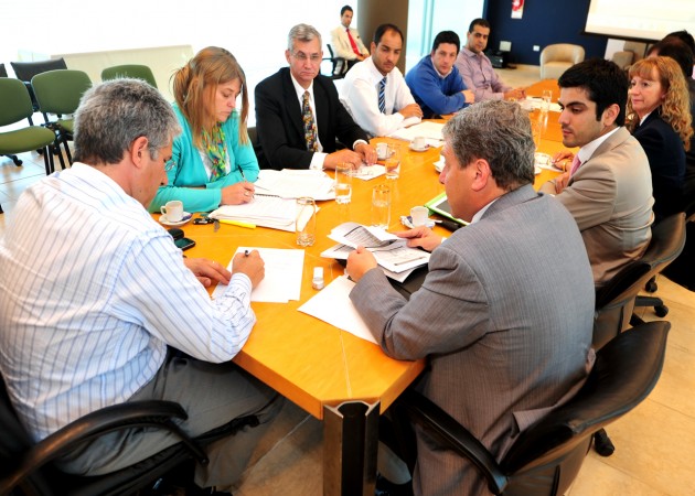 El gobernador se reunió con el equipo del Ministerio de Industria.