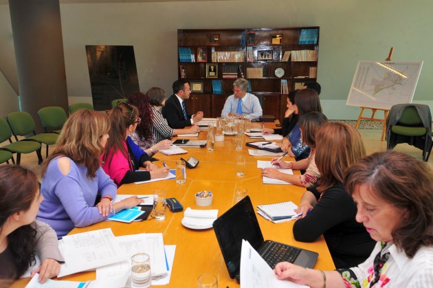 Este lunes, el gobernador Poggi se reunió con el equipo del Ministerio de Educación