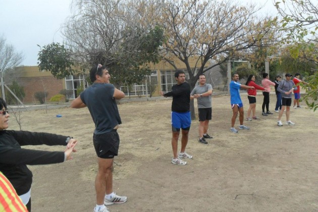 El entrenamiento es libre y tiene una contribución de $15. Se reúnen todos los días de 15:00 a 17:00