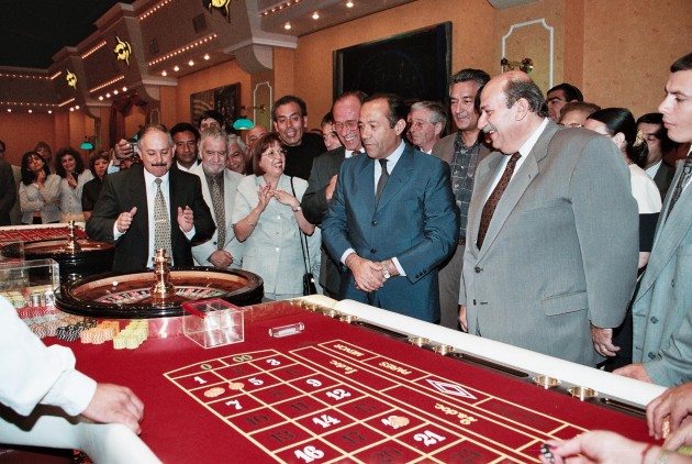 28.12.1998. Gobernador inaugura Casino Golden Palace.