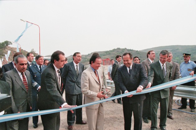 Inauguración del Dique Esteban Agüero. Asiste el Presidente Carlos Menen.