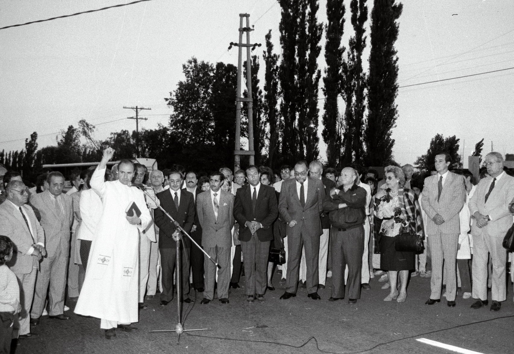 30-11-1990. Inauguración de un tramo de Aguada de Pueyrredón. Participaron el gobernador, José Dopazo, Julio Cuffini y Gregoria Barroso.