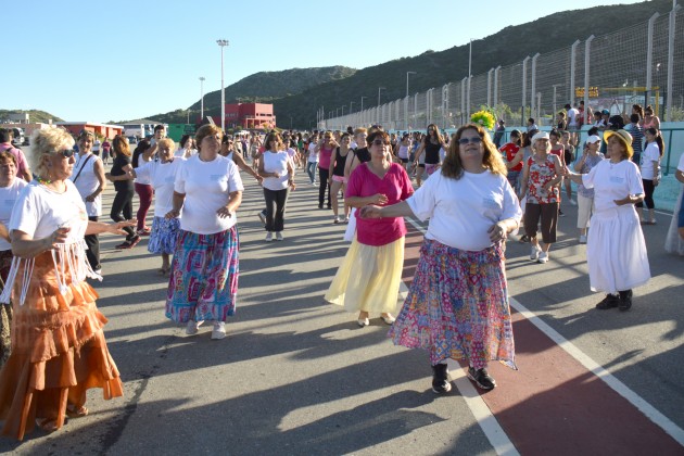 Los integrante de la escuela de Samba Sierras del Carnaval mostraron lo aprendido durante estos meses.