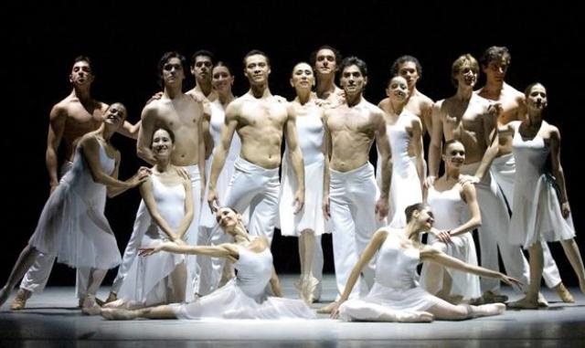 La presentación de bailarines del Teatro Colón, es uno de los eventos organizados