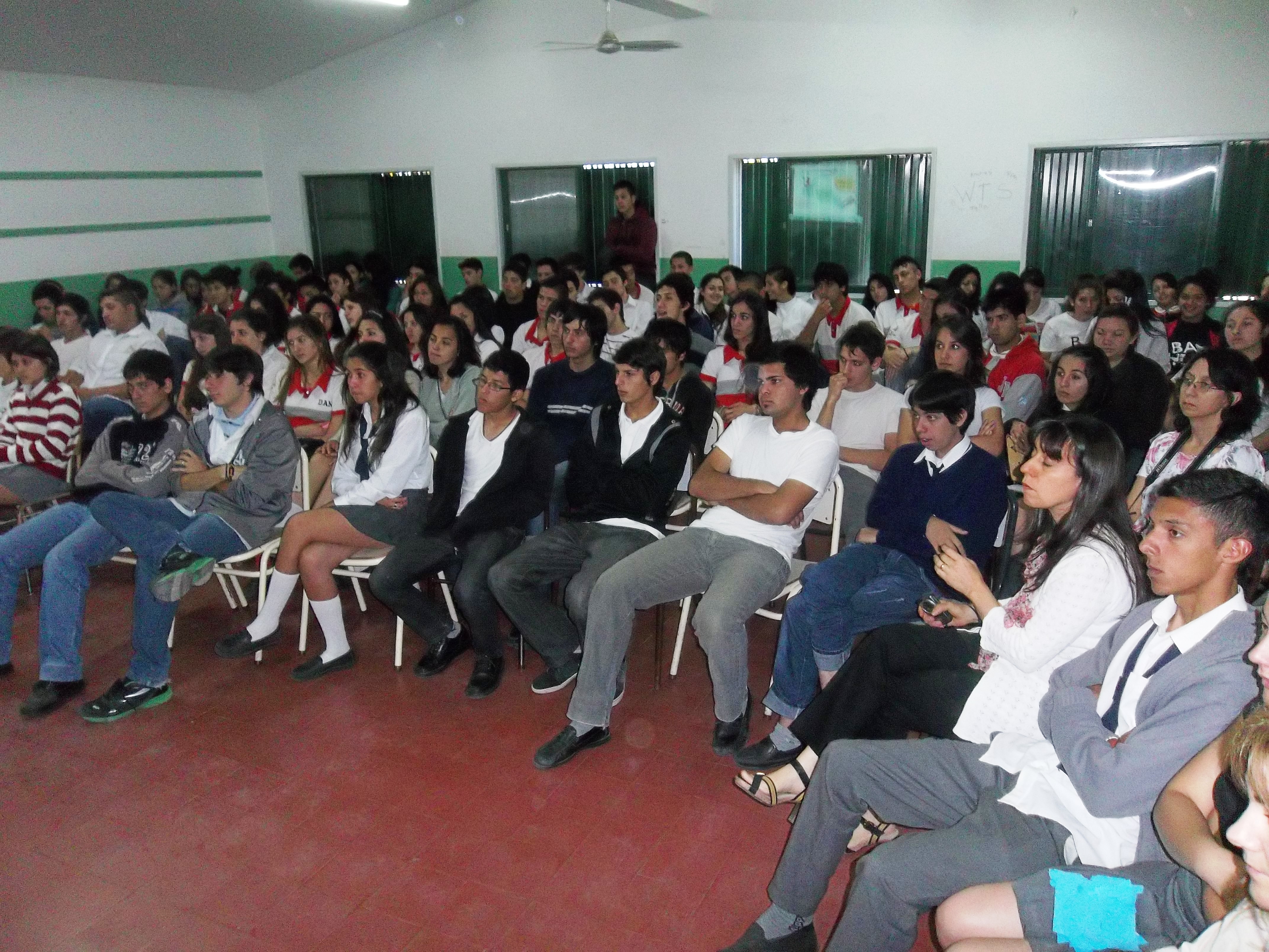 Más de 100 alumnos se interiorizaron sobre la defensa de los derechos de los consumidores