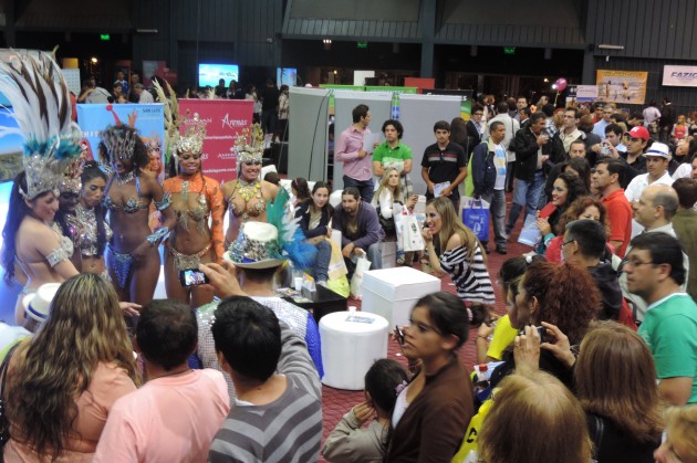 El público mendocino vivió un adelanto de lo que será la V edición del Carnaval de Río en San Luis 