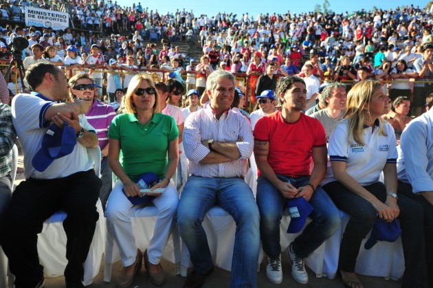 El gobernador estuvo en la fiesta junto a Ariel Ortega