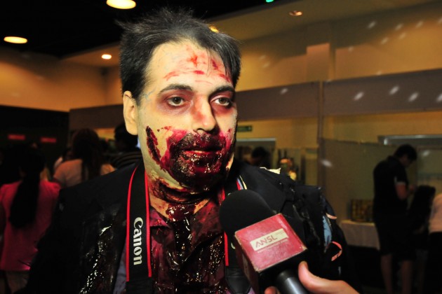 Marcelo, cosplay y fanático en el diseño de trajes de zombis.