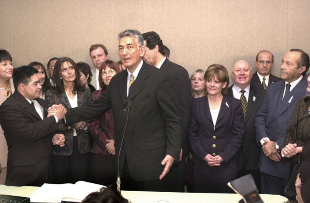 25-05-2003 Asumió la gobernación el Dr. Alberto Rodríguez Saá. Asistieron  Alicia Lemme y Adolfo Rodríguez Saá.