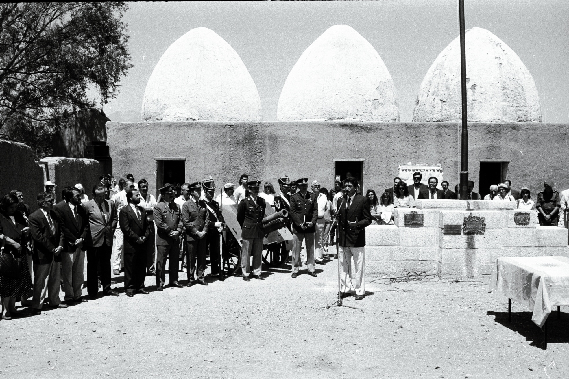 18-01-1993. El gobernador participó en Uspallata, Mendoza, del acto de celebración por el 176º Aniversario del Cruce de Los Andes.