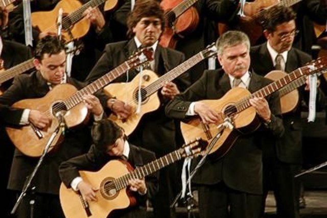 Las 100 Guitarras Mercedinas actuarán junto a la banda de la V Brigada