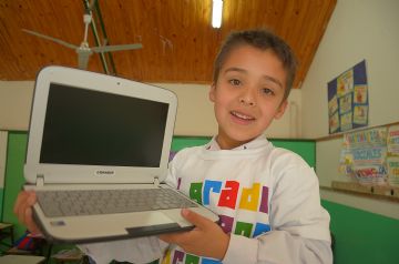 Los alumnos podrán recuperar el sistema operativo de sus netbooks, sin esperar la llegada de los técnicos de la AUI a su escuela