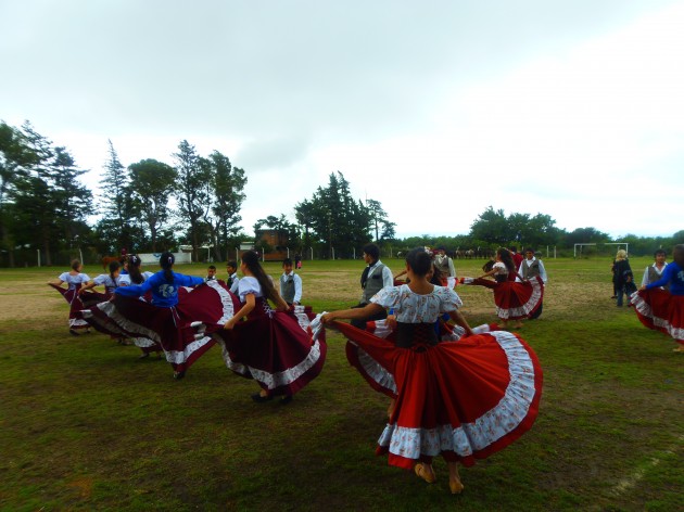 Los bailes folclóricos también fueron parte de los festejos