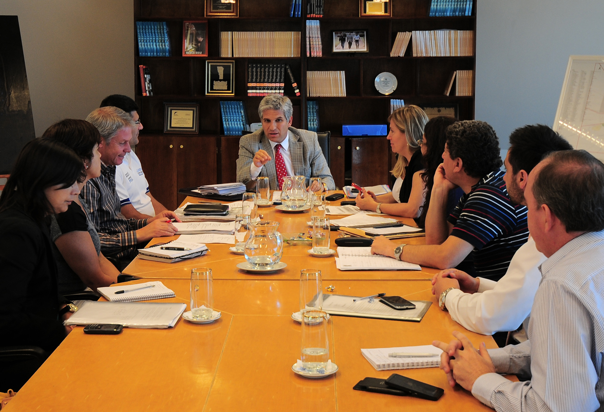 Durante la jornada, el Gobernador también se reunió con el equipo del Ministerio de Deportes