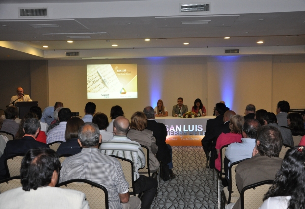 La presentación culminó con un reconocimiento a cada uno de los municipios que forman parte de las rutas turísticas literarias.