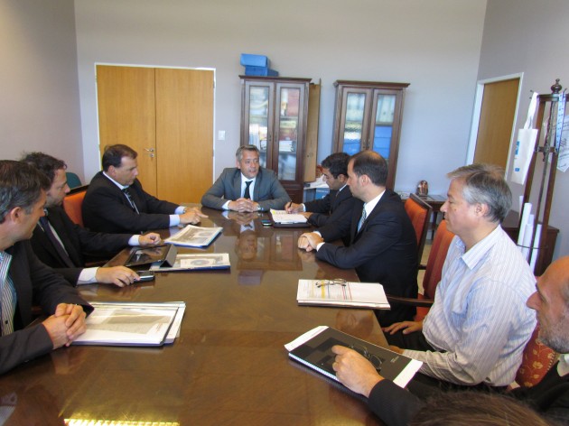 El encuentro con el intendente de la ciudad e San Luis se realizó en el despacho del ministro de hacienda y obras públicas