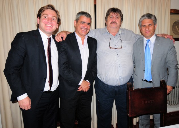 El gobernador Claudio Poggi junto al vicegobernador Jorge Díaz y el secretario general del gremio, Ricardo Pignanelli 