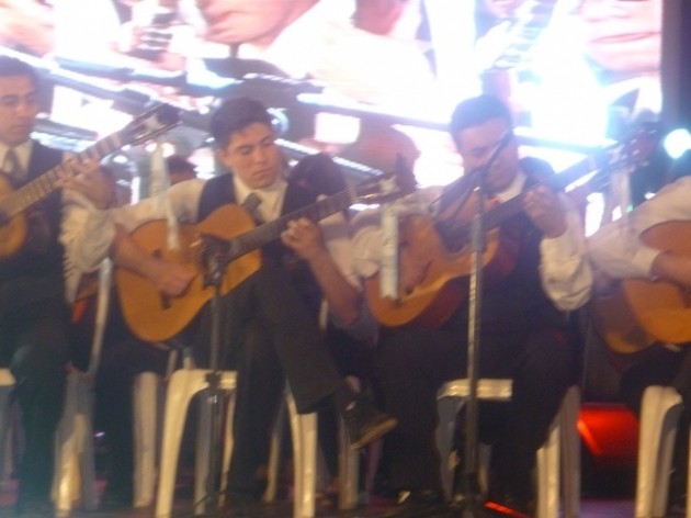 Las 100 Guitarras Mercedinas también subieron al escenario