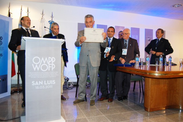 18-03-2011 El gobernador, Alberto Rodríguez Saá, recibió un reconocimiento por parte la Organización Mundial por la Paz.