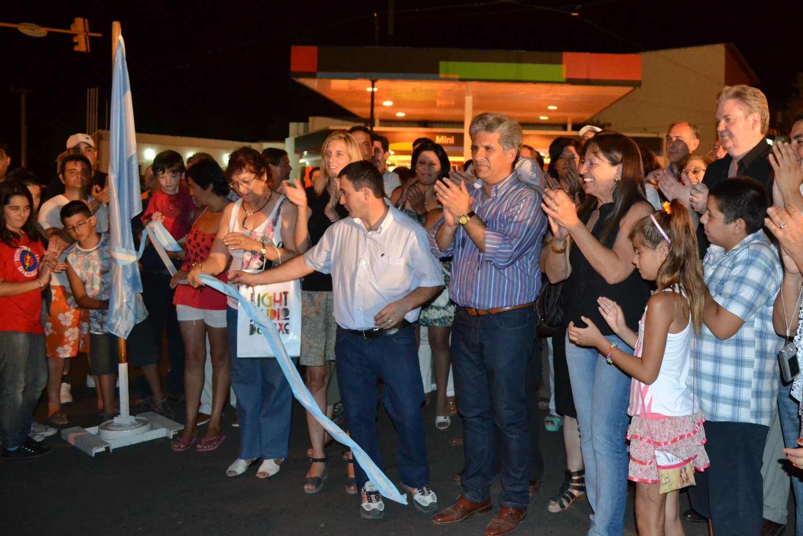 Inauguraron la obra de repavimentación de la avenida principal