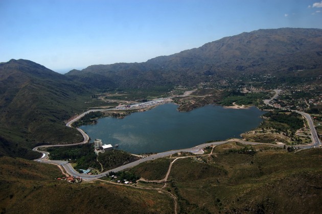 Se inaugura el circuito del Autodrómo Potrero de Los Funes.