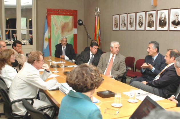 20-11-2006. Reunión estratégica del sector energético.