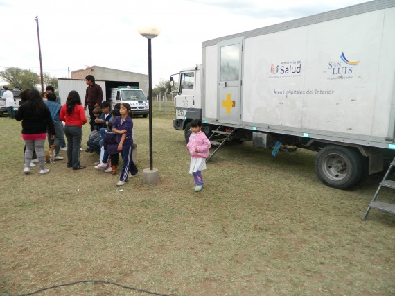 Semanalmente, el equipo sanitario recorre los diversos puntos del interior provincial