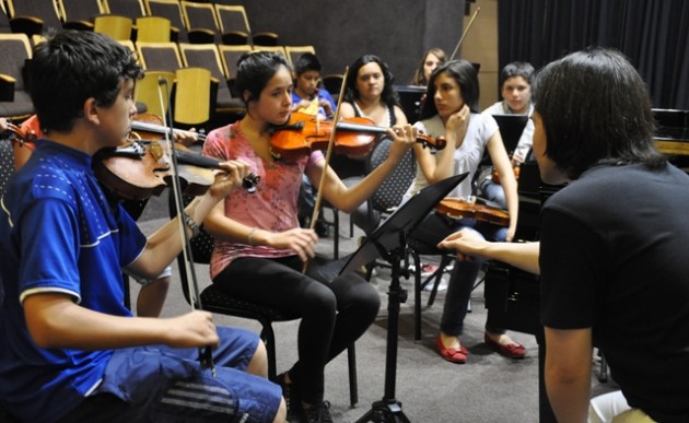 El pianista brindará un concierto acompañado por la Orquesta Escuela Infanto Juvenil de San Luis