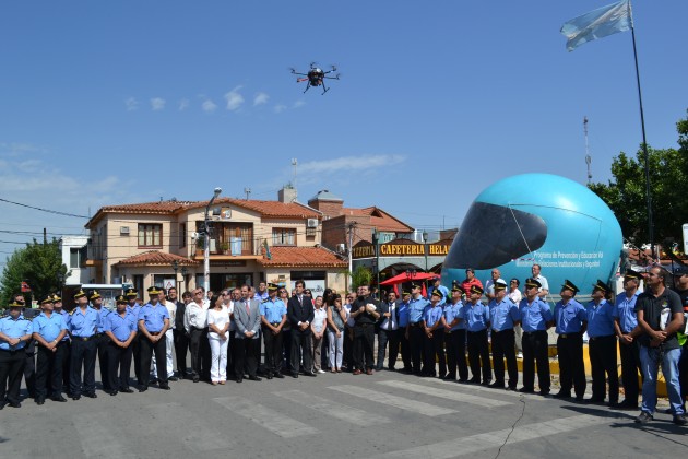 El acto se llevó a cabo en la Plaza Sobremonte de la villa turística