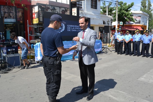 La Comisaría N° 26 de Merlo recibió dos motocicletas marca Zanella de 250 cc 