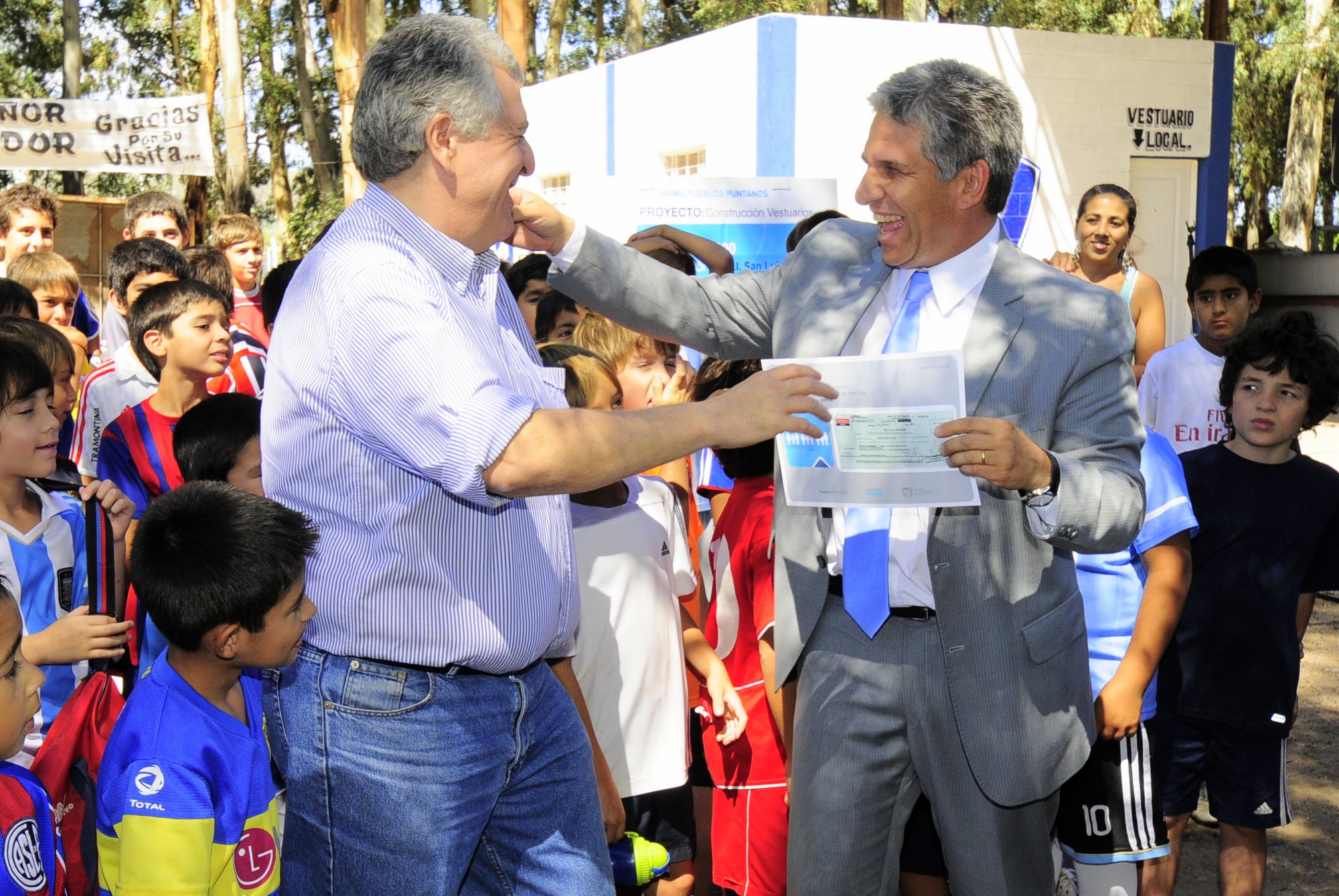 Última entrega de aportes del año