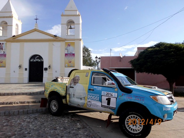 La camioneta del Dakar que difunde la competencia
