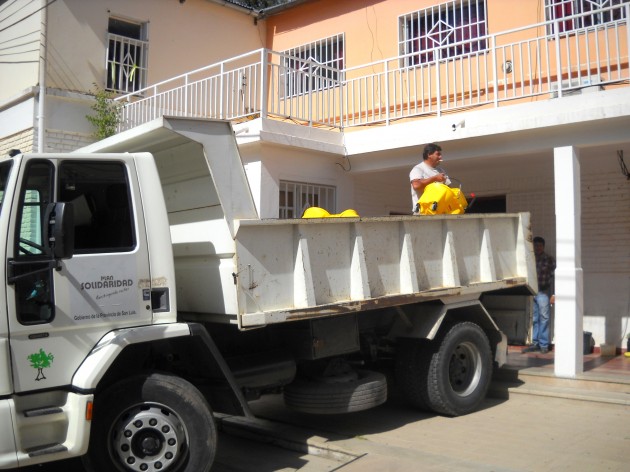 El camión de Inclusión Social partió hacia Villa Mercedes con los materiales