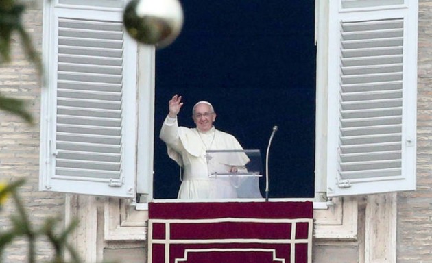 El Papa pidió a "personas, entidades sociales y autoridades, a hacer todo lo posible para que cada familia pueda tener una casa"