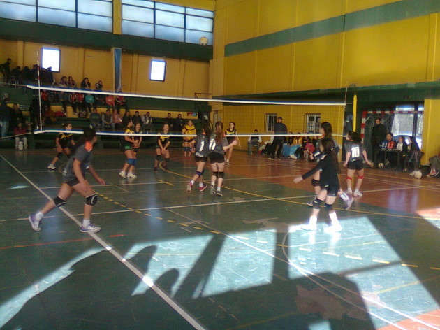 ASEBA y Alvear (Chaco) jugando la semi por la Copa de Oro.